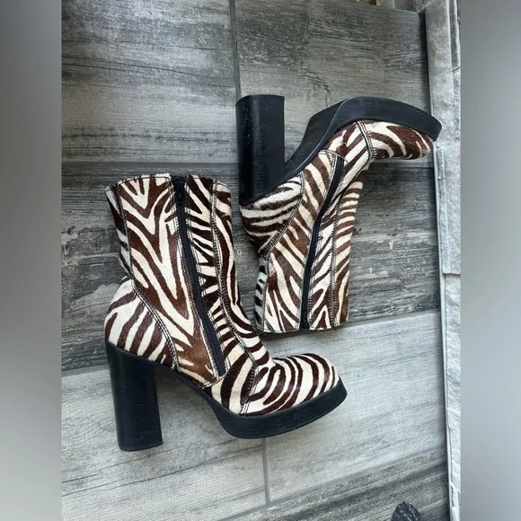 90’s Steve Madden Zebra  Haircloth  Ankle  Retro Boots Size 10B - Picture 9 of 14